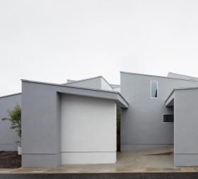 错落堆叠的折扇：日本埼玉住宅 Current / 河野有悟建筑計画室