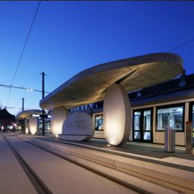 具有雕塑感的圆盘车站：德国小镇电车站