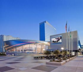 NASCAR HALL OF FAME 速度与激情的瞬间：纳斯卡车赛名人纪念堂
