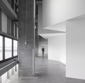 富有动感的静态建筑空间 - 智能物流中心的展示空间原型...