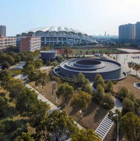 映入星空的纯净园庭 — 苏州震泽中学天文公园