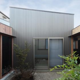 间之间住宅，日本 / MARU。architecture