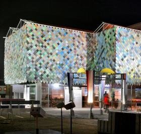 从居民“借”建筑材料：埃因霍温公共展馆，荷兰 / bureau S...