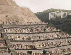 香港超密集垂直墓地，死亡景观 / Finbarr Fallon