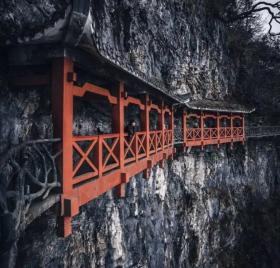 “新山地建筑”理念，从自然地形，呼应山谷的自然美感