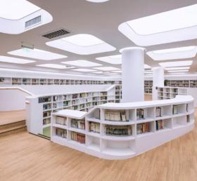 书之庭园 - 景山学校图书馆改造，北京 / 回囙建筑